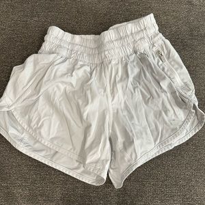 Lululemon track that 3” short